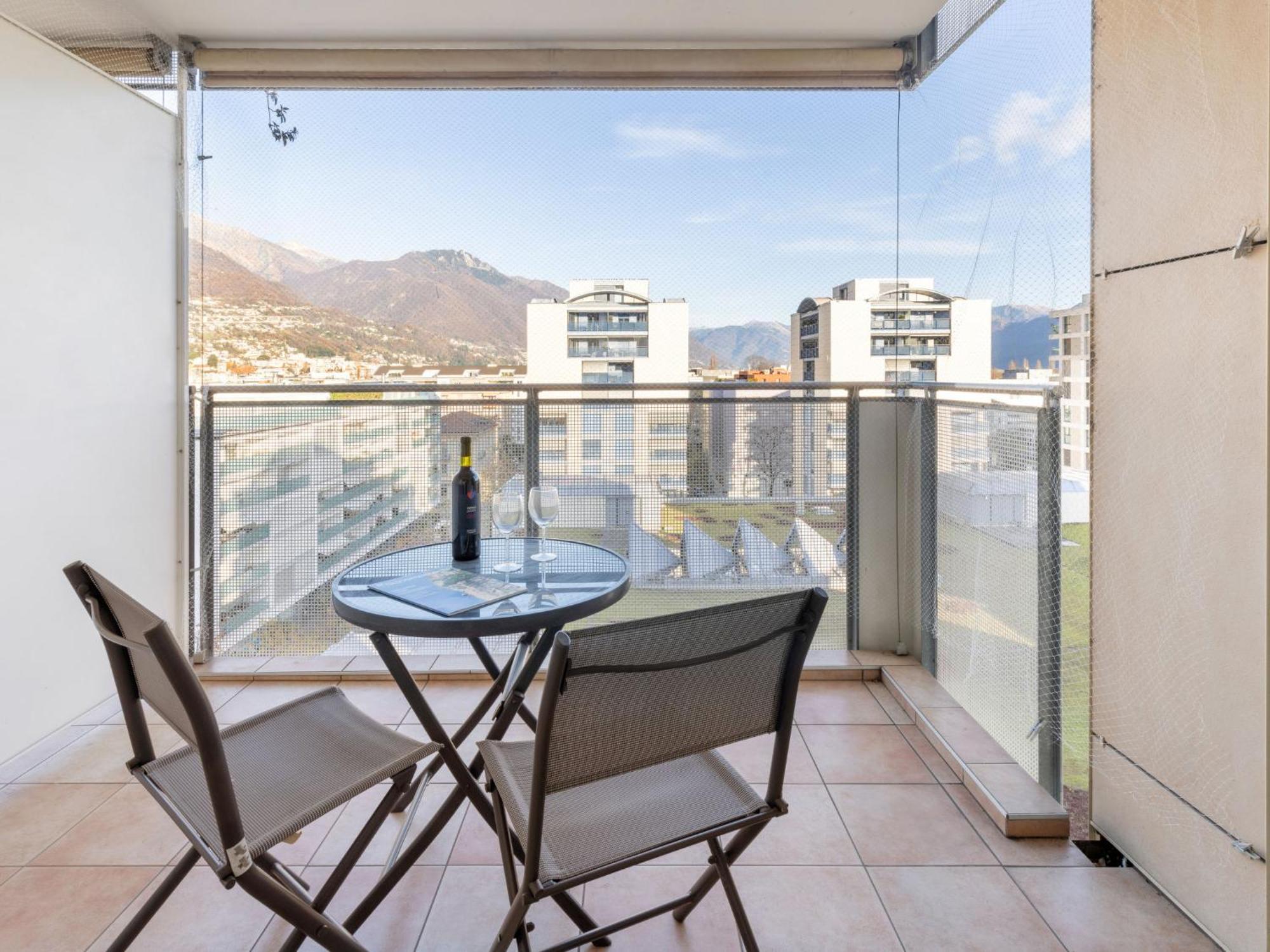 Apartment Torre Tessuti Apt-City Stay By Interhome Locarno Bagian luar foto
